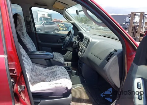 2004 Ford Escape Xlt from USA, damaged, VIN 1FMYU03134KA43507